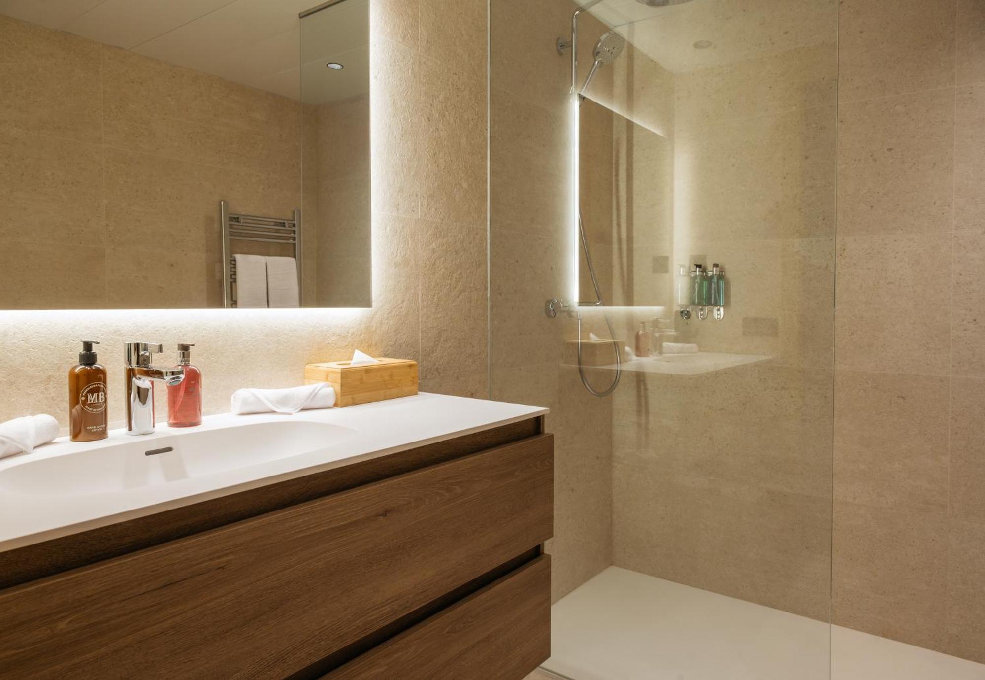 Isard Residences By Leo エル・ターター エクステリア 写真