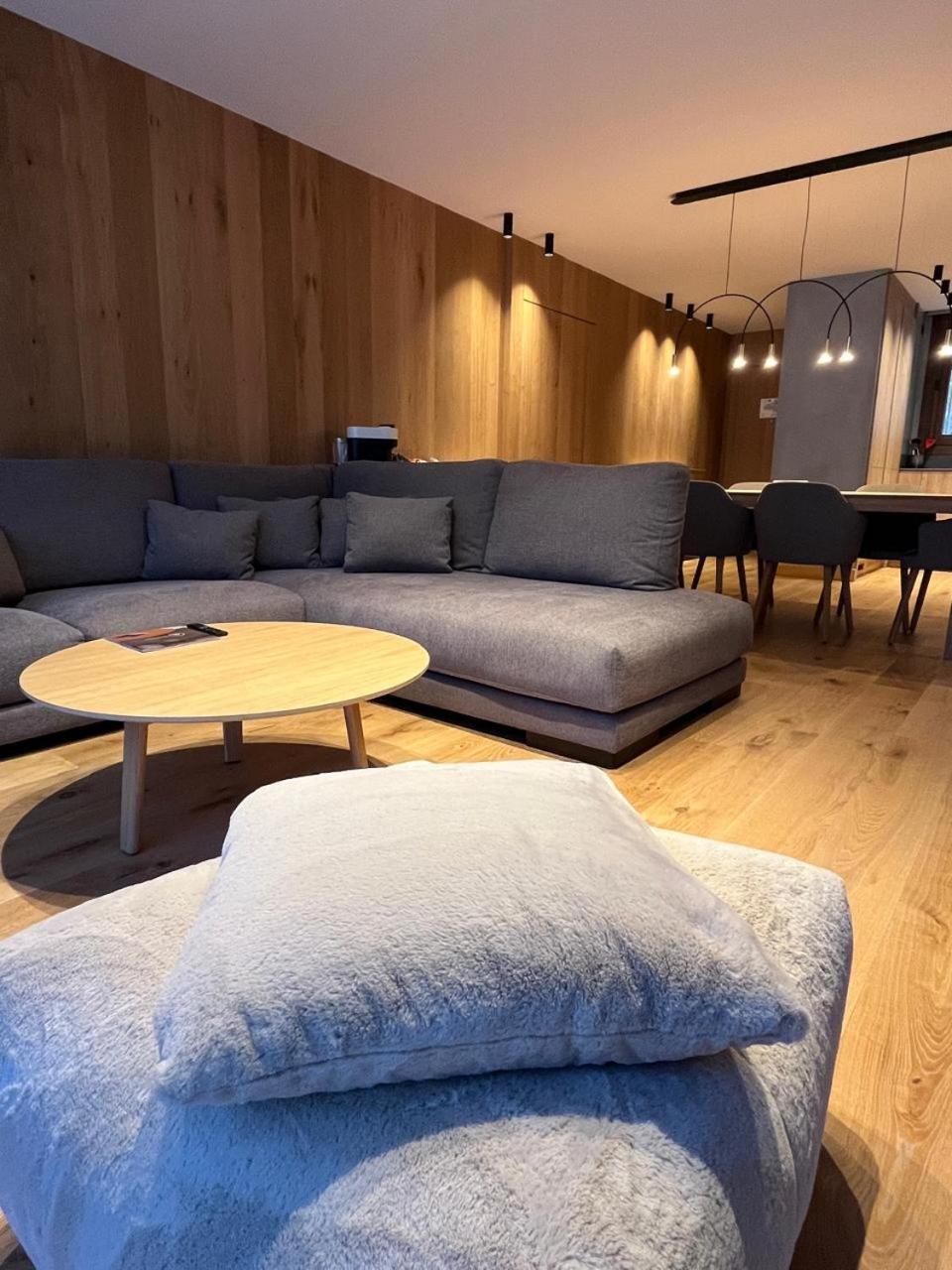 Isard Residences By Leo エル・ターター エクステリア 写真